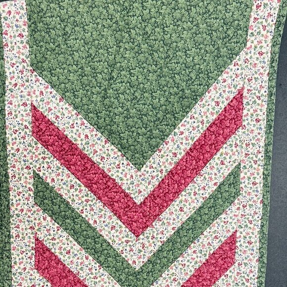 Handmade Patchwork Table Runner Small Prints Country Farmhouse Style Red Green - Picture 3 of 9